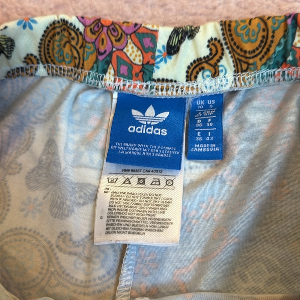 Fabulous condition adidas butterfly leggings size small - Picture 5 of 6